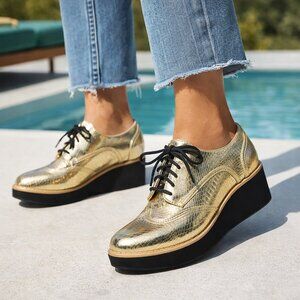 NWOT Brash Woman Wingtip Gold Loafers 9.5 Platform heel 2" Shiny